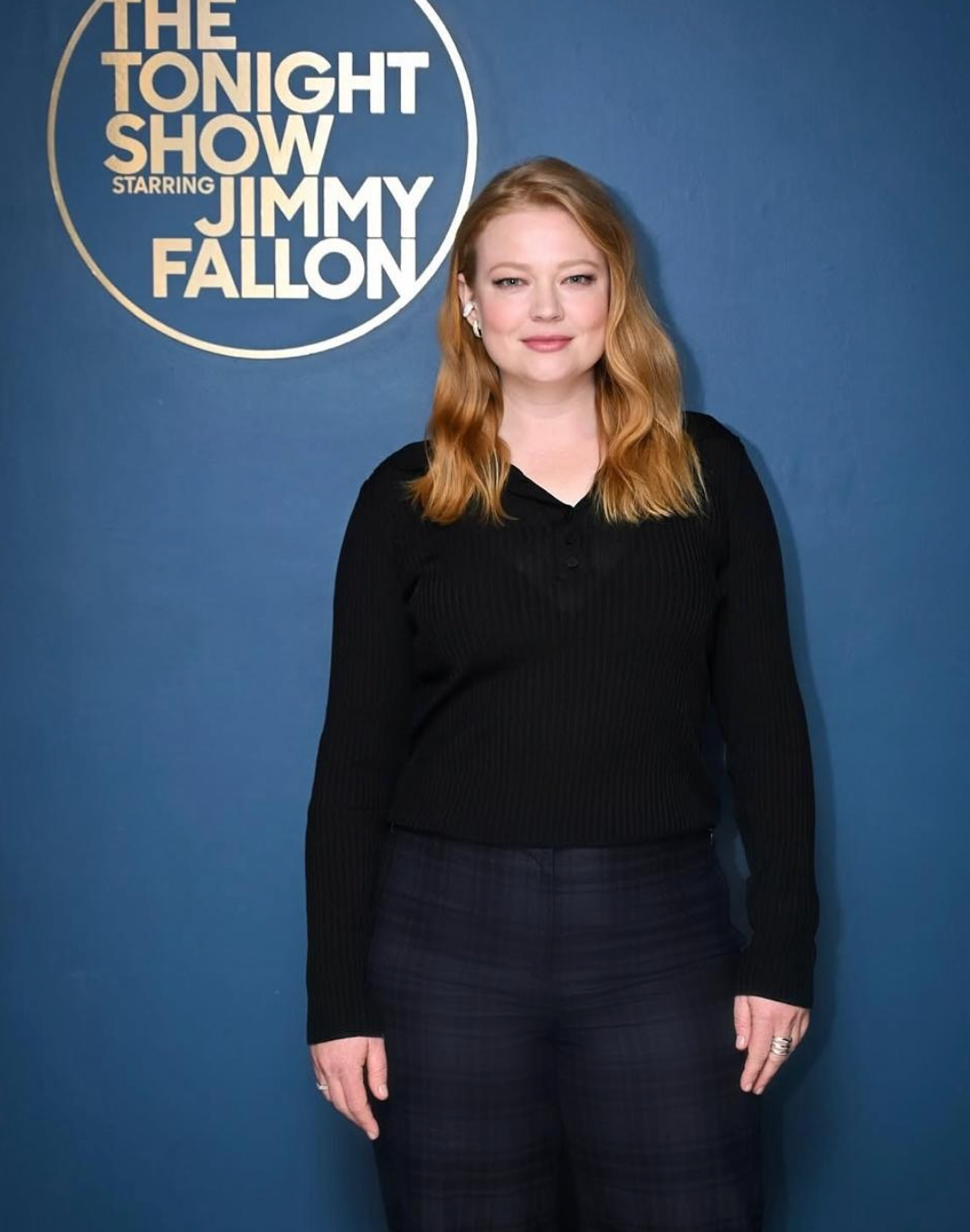 Sarah Snook wears the Maria diamond wave earrings for Jimmy Fallon. 